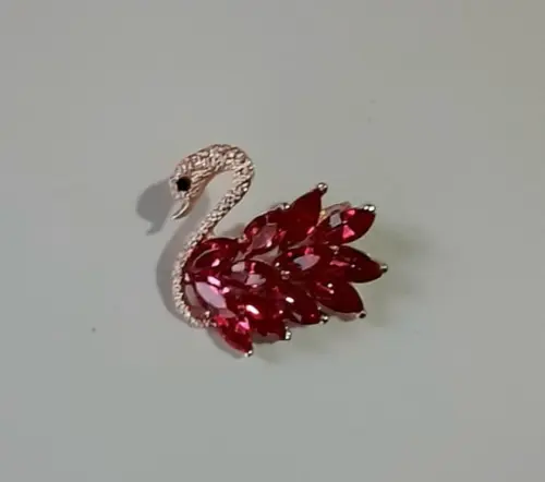 Broche Dourado/pedras