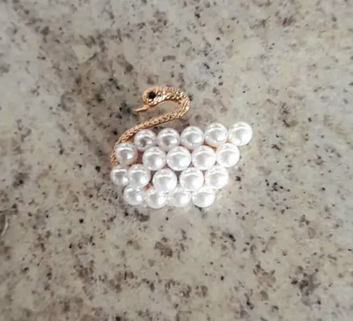 Broche Dourado/pérolas