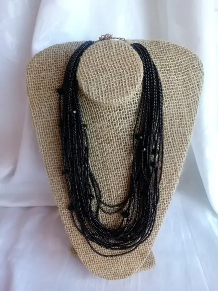 Colar Black C/cristais