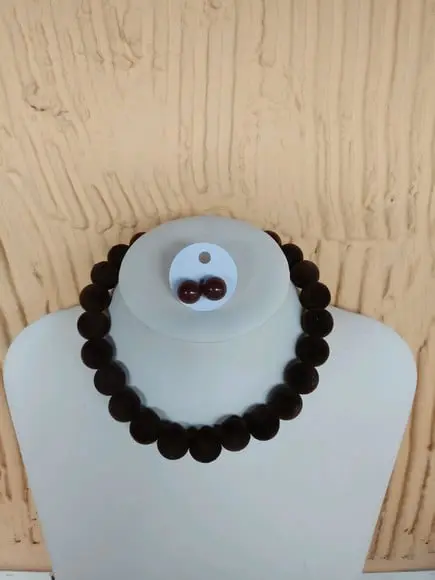 Colar de Bolas de Veludo Marrom
