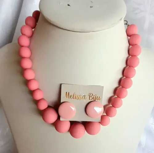 Colar de Bolas Rosa