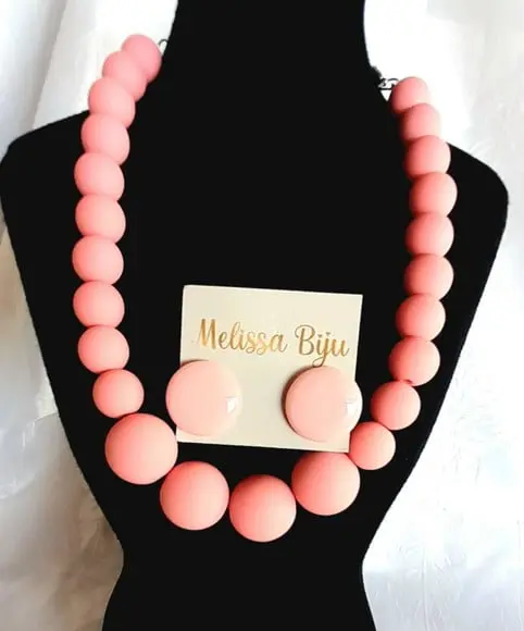 Colar de Bolas Rosa