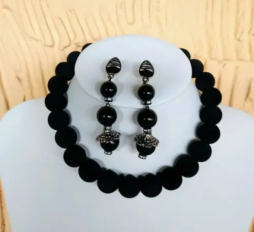 Colar de Bolas Veludo Black