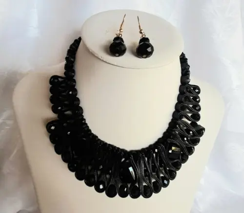 Colar de Festa /cristais/black /levissimo