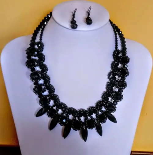 Colar de Festa /cristais/black