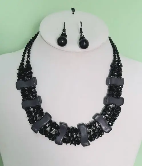 Colar de Festa /cristais/black/madrépérolas