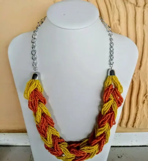 Colar de Miçangas Amarelas/abobora