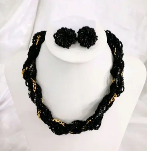 Colar de Miçangas e Cristais Preto/brincos