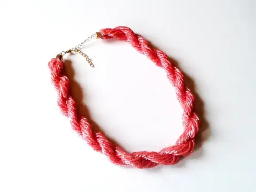 Colar de Miçangas Rosa