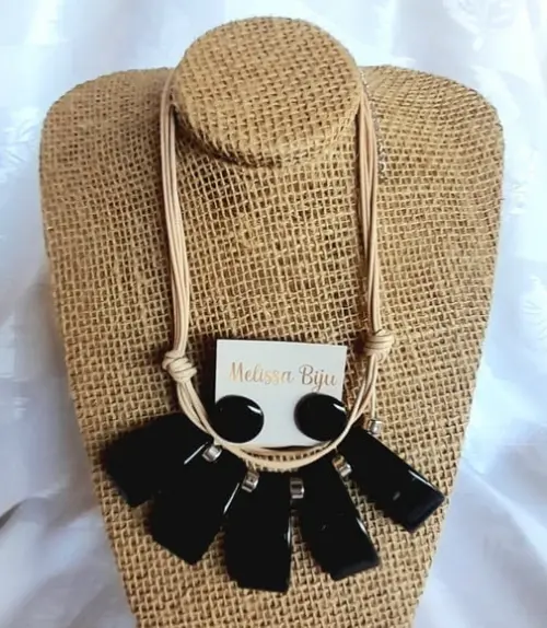 Colar de Resina Black /brincos