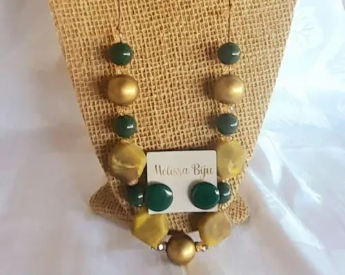 Colar de Resina Verde