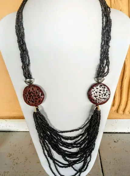 Colar Miçangas Marrom