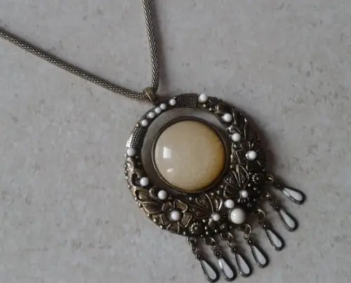 Colar Ouro Velho/pedras