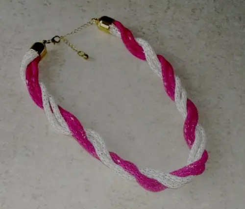 Colar torsade Rosa E Branco