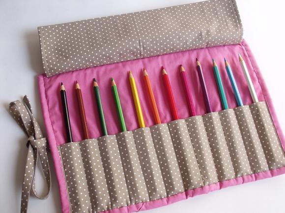 Estojo de Rolinho para Lapis de Cor Tecido Estampa Rosa