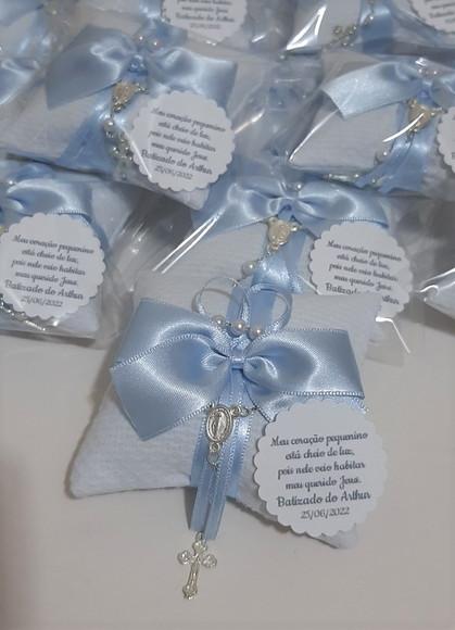 Lembrança Batizado Sachê Almofadinha com Mini Terço