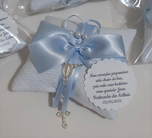 Lembrança Batizado Sachê Almofadinha com Mini Terço