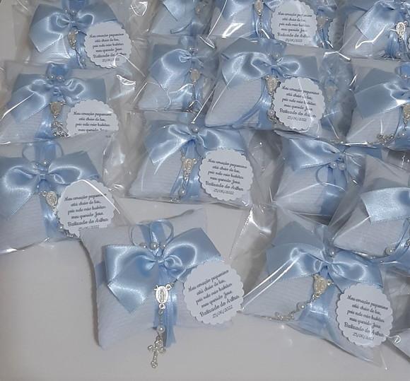 Lembrança Batizado Sachê Almofadinha com Mini Terço