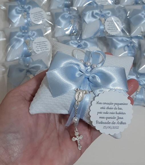 Lembrança Batizado Sachê Almofadinha com Mini Terço