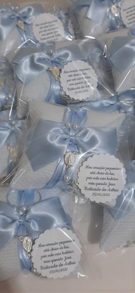 Lembrança Batizado Sachê Almofadinha com Mini Terço