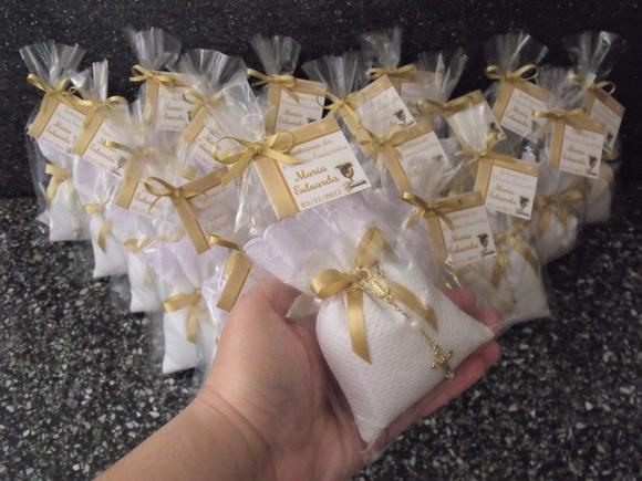 Lembrancinha Sachê com Tercinho Branco e Dourado