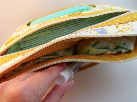 Necessaire em tecido Porta Fraldas e Porta Lenço Umedecido