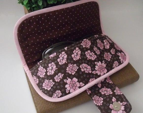 Porta Oculos de Tecido Case com Botao Imantado de Bolsa