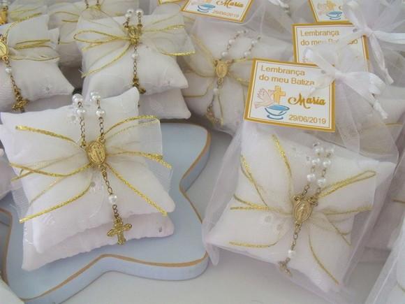Sachê com Mini Terço Embalado em Saquinho de Organza