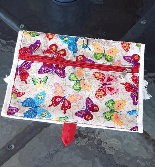 Toalhinha com Bolso Porta Escova e Creme Dental Academia Viagem
