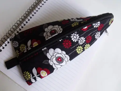 Estojo Feminino em Tecido  Organizador com Ziper
