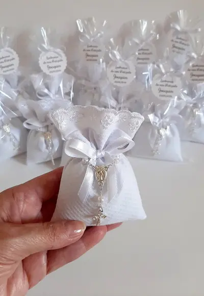 Lembrança Batizado Comunhão Sachê Perfumado com Mini Terço