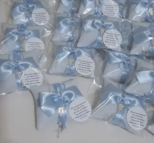 Lembrança Batizado Sachê Almofadinha com Mini Terço