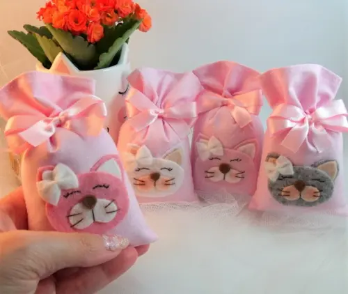 Lembrancinha Bebê Menina Sachê Gatinhos
