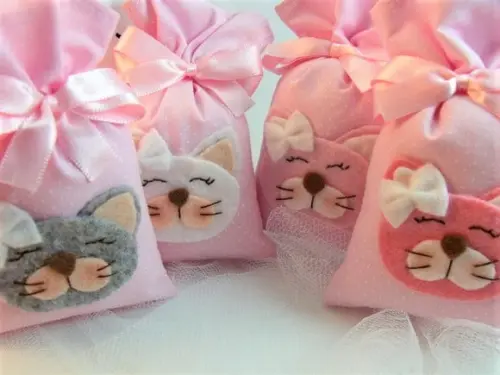 Lembrancinha Bebê Menina Sachê Gatinhos