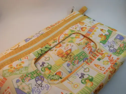 Necessaire em tecido Porta Fraldas e Porta Lenço Umedecido