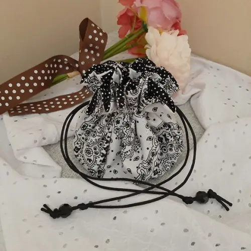 Mini Porta Joias Trouxinha Tecido | Lembrancinha e Viagem