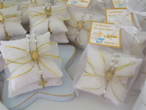 Sachê com Mini Terço Embalado em Saquinho de Organza