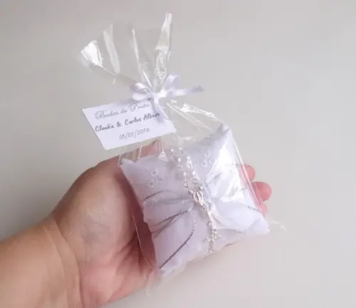 Sachê Perfumado com Terço Lembrancinha Batizado Comunhão
