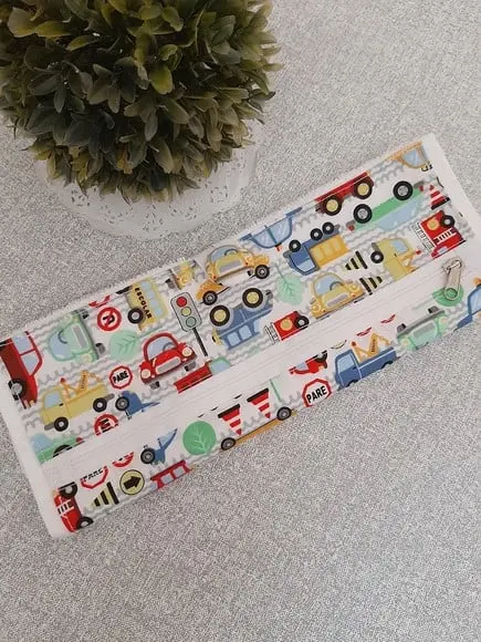 Toalhinha com Bolso Porta Escova de Dente ou Chupeta