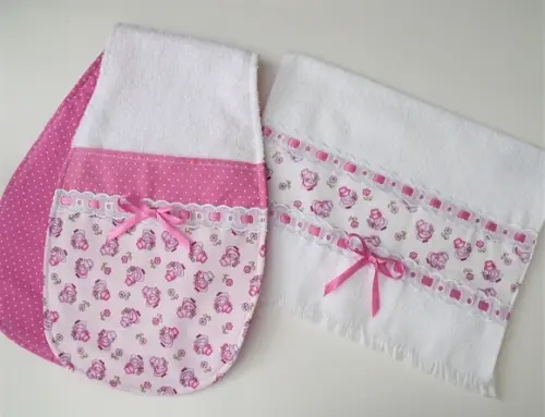 Kit Paninho De Ombro Com Bolsos E Toalhinha De Boca Menina
