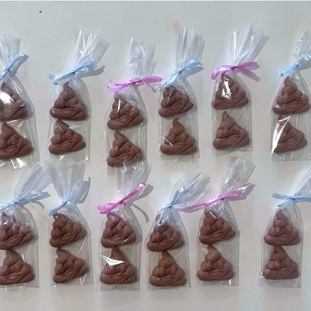 Lembrancinha Emoji Coco Feliz Merda Divertido Meme Infantil