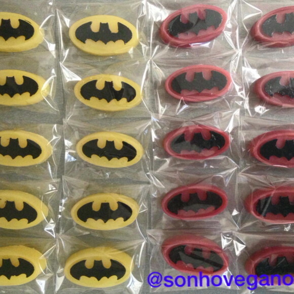 Lembrancinha Batman Batgirl Liga da Justiça Dc simbolo de super