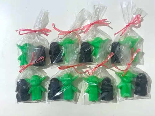 Lembrancinha Yoda Darth Vader Star Wars Mandalorian Cinema