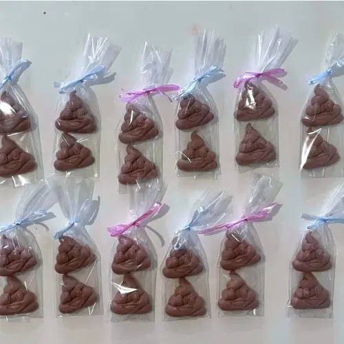 Lembrancinha Emoji Coco Feliz Merda Divertido Meme Infantil
