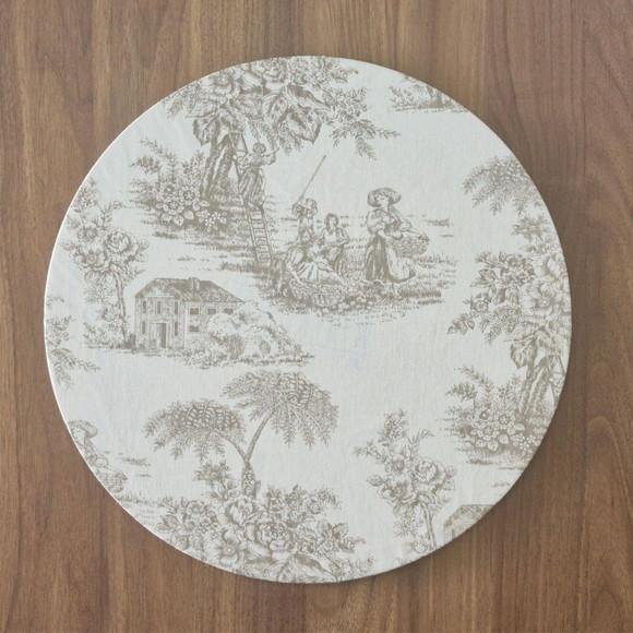 Kit Capa de Sousplat Toile de Jouy Bege 06 Peças