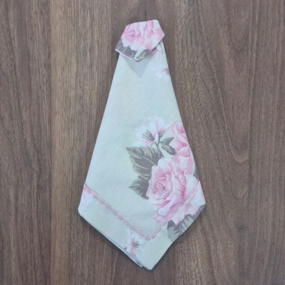 Kit Guardanapo Floral Rosa e Bege 06 Peças