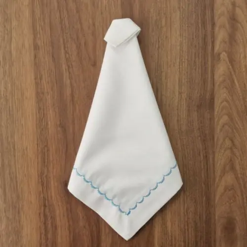 Guardanapo Azul Turquesa Bordado Nuvem