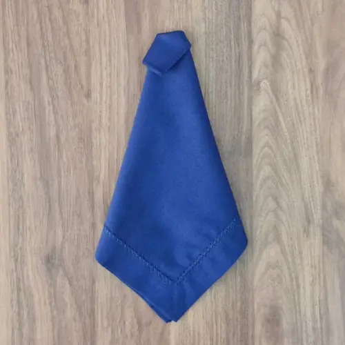 Guardanapo Azul Escuro Bordado Tipo Ajour