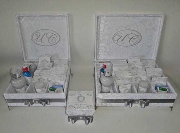 Kit Toalete Branco E Prata