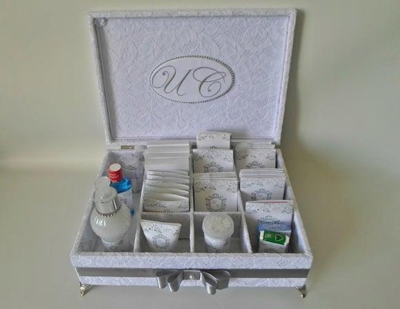 Kit Toalete Branco E Prata